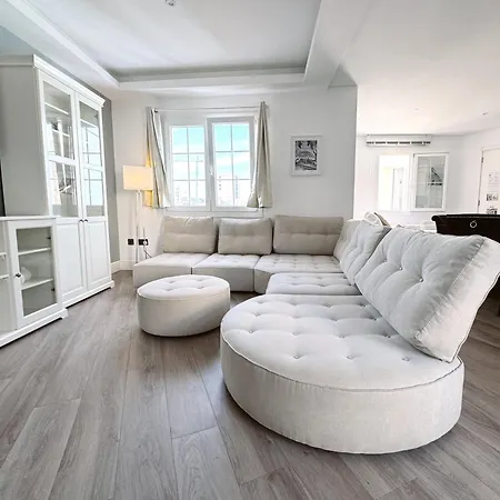 Luxurious Penthouse With Private Terrace - Grand House Apartment *