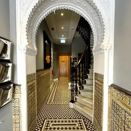 Luxurious Penthouse With Private Terrace - Grand House Apartment